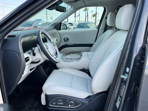 Certified 2026 Hyundai Palisade Calligraphy FWD image 15