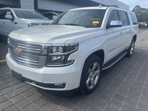 Used 2020 Chevrolet Suburban Premier w/ Premier 6.2L Value Package image 7