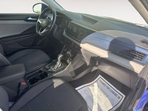 Used 2022 Volkswagen Taos SE AWD/4WD image 11