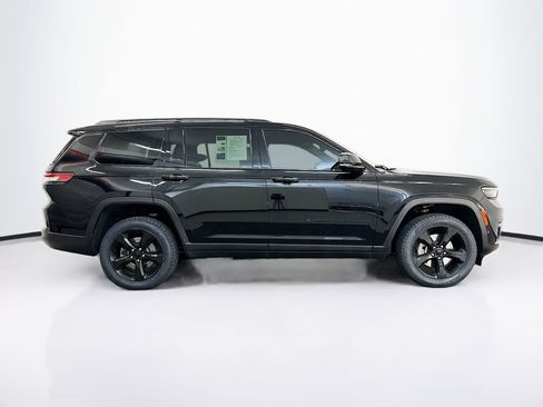Used 2023 Jeep Grand Cherokee L Laredo image 10