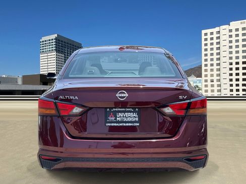 Used 2023 Nissan Altima 2.5 SV image 3