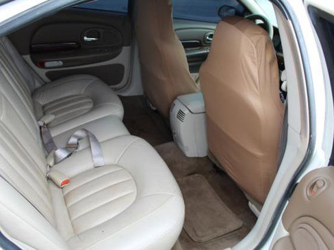 Used 2000 Chrysler 300M image 14