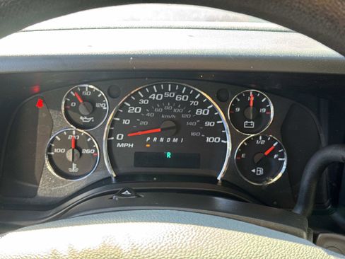 Used 2023 Chevrolet Express 2500 w/ Driver Convenience Package image 9