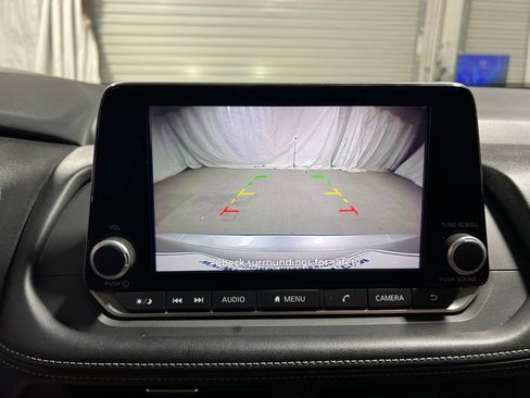 Used 2025 Nissan Rogue SV FWD image 30