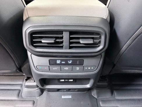 Used 2023 Honda Pilot Touring image 29
