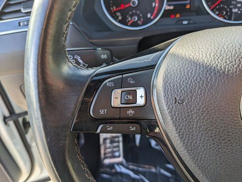 Used 2020 Volkswagen Tiguan SE R-Line image 28