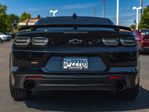 Used 2021 Chevrolet Camaro SS RWD image 8