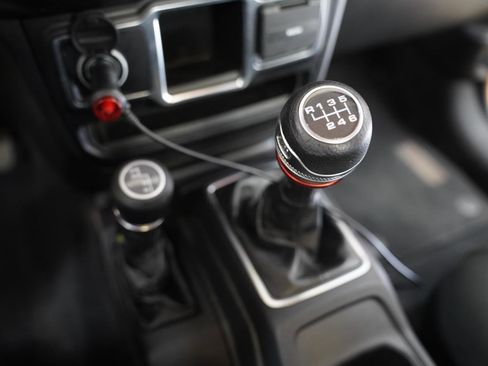 Used 2021 Jeep Gladiator Sport image 23