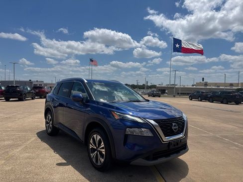 Certified 2023 Nissan Rogue SV w/ SV Premium B Package FWD image 1