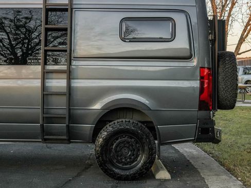 Used 2022 Mercedes-Benz Sprinter 2500 image 5