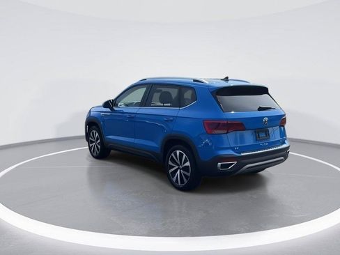 Certified 2023 Volkswagen Taos SE w/ Panoramic Sunroof Package AWD/4WD image 6