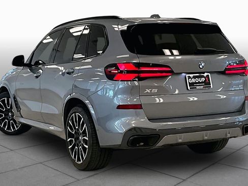 Used 2025 BMW X5 xDrive40i w/ M Sport Package AWD/4WD image 11