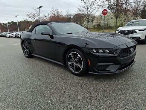 Used 2025 Ford Mustang Premium RWD image 32