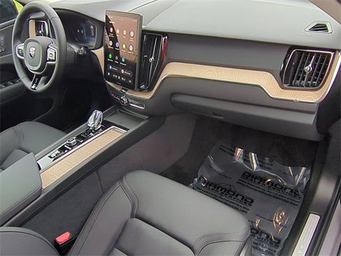 New 2026 Volvo XC60 B5 Plus w/ Protection Package Premier image 20