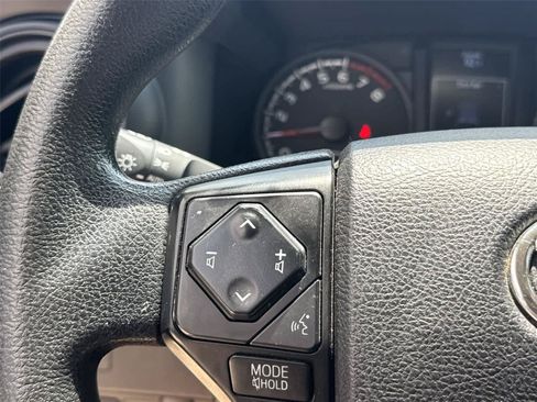 Used 2022 Toyota Tacoma SR AWD/4WD image 19