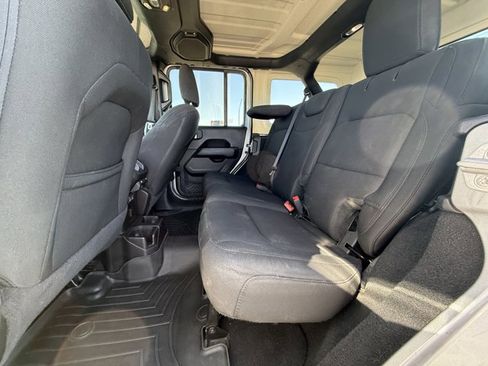 Used 2020 Jeep Wrangler Unlimited Sahara AWD/4WD image 21