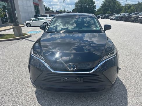Used 2023 Toyota Venza LE AWD/4WD image 17