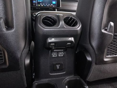 Used 2025 Jeep Gladiator Mojave w/ Convenience Group AWD/4WD image 24