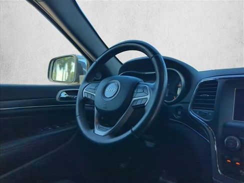 Used 2018 Jeep Grand Cherokee Limited RWD image 28