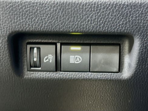 Used 2025 Toyota RAV4 XLE image 17