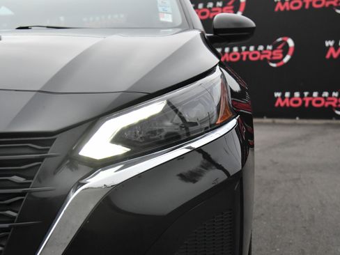 Used 2024 Nissan Altima 2.5 SV image 11