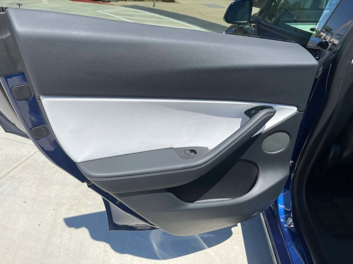 Used 2023 Tesla Model Y Performance AWD/4WD image 32