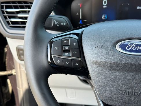 Used 2026 Ford Escape SE FWD image 16