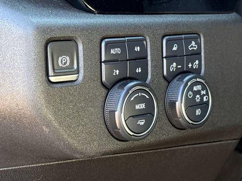 Used 2024 Chevrolet Silverado 2500 LTZ AWD/4WD image 22