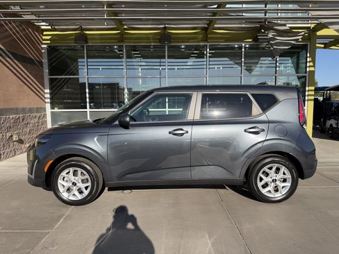 Used 2024 Kia Soul LX w/ Option Group 015 FWD image 7