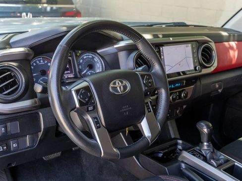 Used 2021 Toyota Tacoma SR5 AWD/4WD image 20