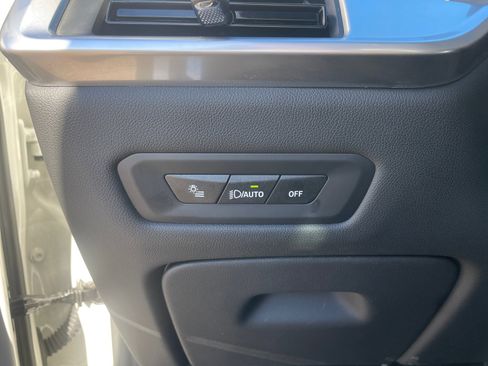 Used 2025 BMW X5 xDrive40i w/ Premium Package image 14