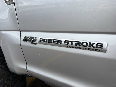 Used 2019 Ford F350 Platinum w/ Platinum Ultimate Package AWD/4WD image 13