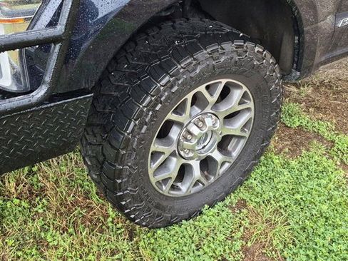 Used 2021 Ford F250 Lariat w/ Lariat Ultimate Package image 3