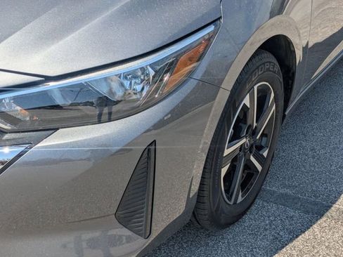 Used 2025 Nissan Sentra SV image 9