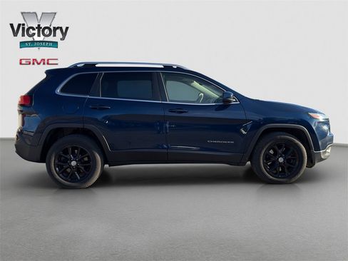 Used 2018 Jeep Cherokee Latitude Plus w/ Cold Weather Group image 13
