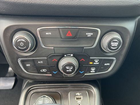 Used 2020 Jeep Compass Trailhawk image 11