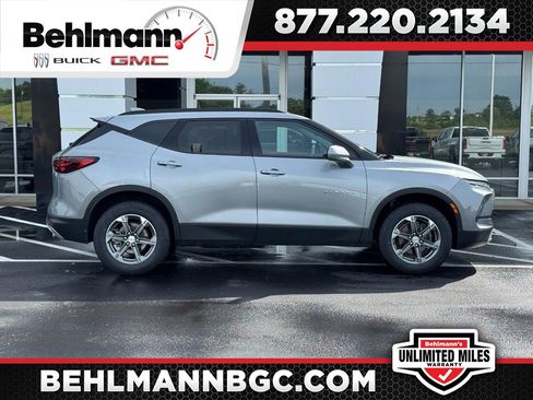 Used 2024 Chevrolet Blazer LT w/ Convenience Package FWD image 1