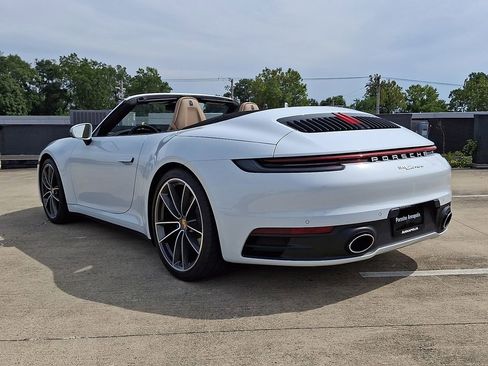 Used 2023 Porsche 911 Carrera image 3