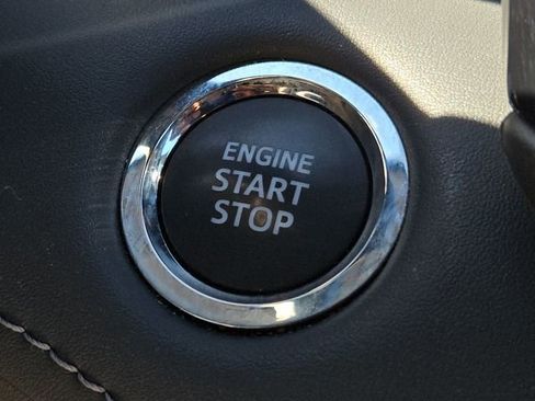 Used 2023 Toyota Highlander XLE image 24