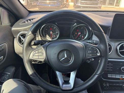 Used 2018 Mercedes-Benz GLA 250 image 11