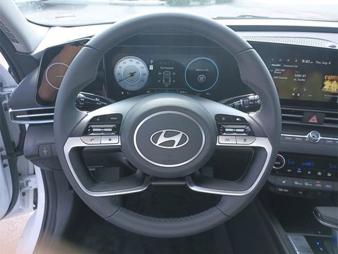 Certified 2024 Hyundai Elantra SEL w/ Convenience Package image 29