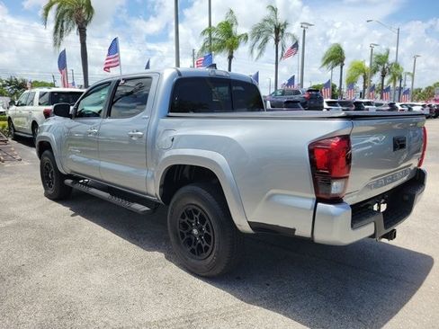 Used 2022 Toyota Tacoma SR5 w/ Technology Package RWD image 5