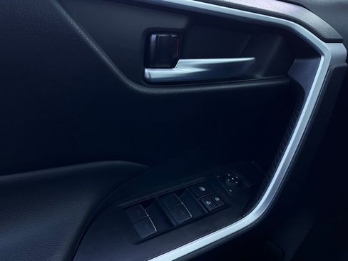 Used 2025 Toyota RAV4 XLE image 21