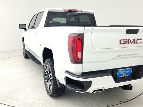 Used 2025 GMC Sierra 1500 AT4 w/ AT4 Premium Package image 5