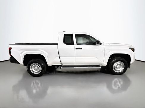 Certified 2025 Toyota Tacoma SR w/ Towing Package AWD/4WD image 9