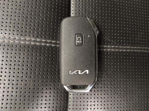 Used 2022 Kia Telluride SX w/ Nightfall Edition Package AWD/4WD image 32
