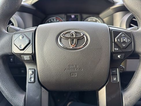 Used 2022 Toyota Tacoma SR image 11