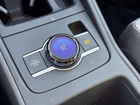 Used 2025 Volkswagen Tiguan S image 20