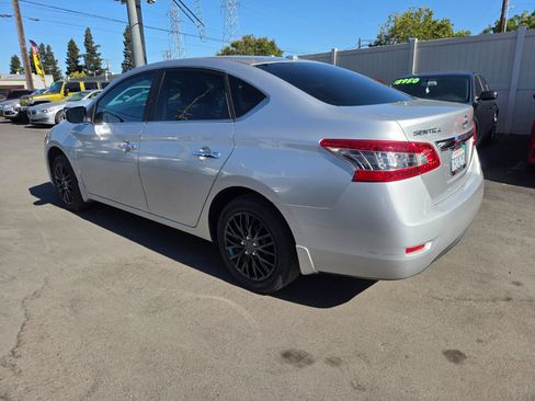 Used 2015 Nissan Sentra SV FWD image 2
