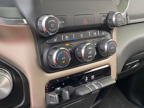 Certified 2022 RAM 1500 Laramie image 36